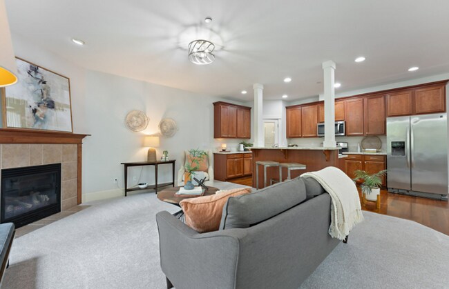 Building Photo - Spacious 5-Bedroom Retreat with Private Gr...
