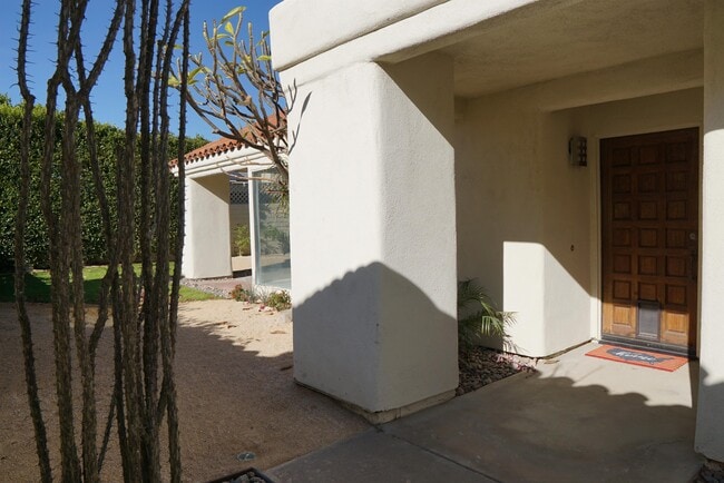 Building Photo - 43917 Cll Las Brisas W