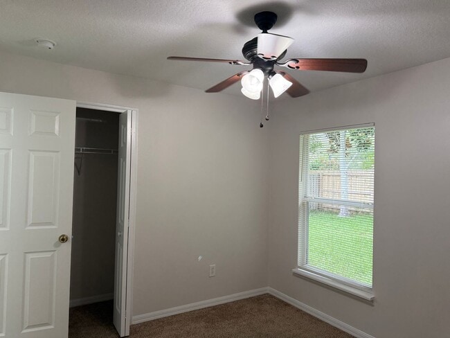 Building Photo - Spacious 4 bedroom home in Lake Mary