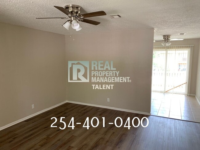 Building Photo - 2214 Saulsbury Dr