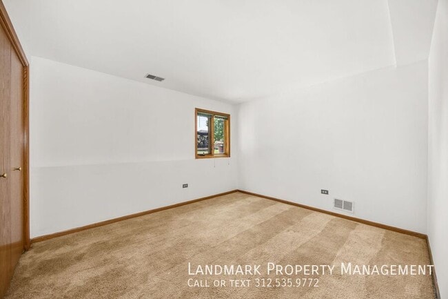 Building Photo - 14518 S Golden Oak Dr