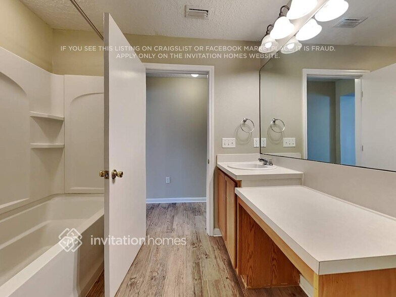 Building Photo - 2234 Justin Lake Dr