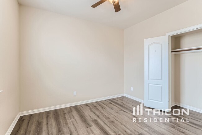 Building Photo - 15904 Alvarado Dr