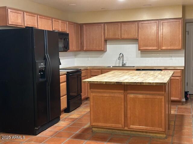 Building Photo - 1025 W 12th Pl