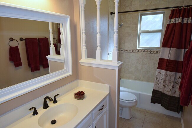 Building Photo - Pristine NE Home! NEW KITCHEN LA CUEVA S.D...
