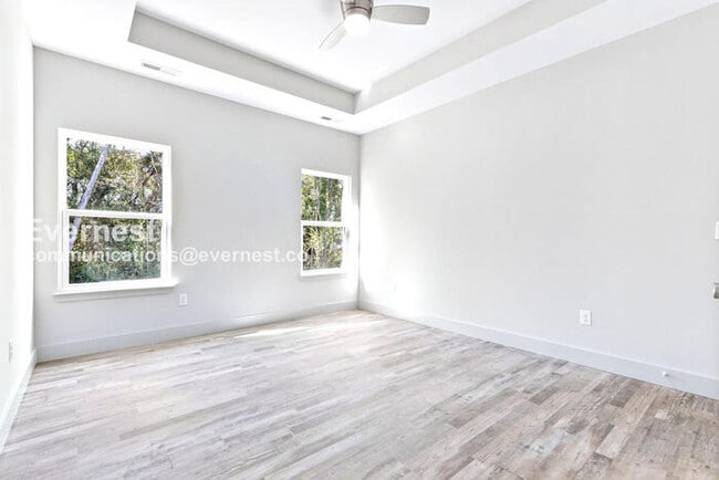 Building Photo - 1617 Roanoke Ave