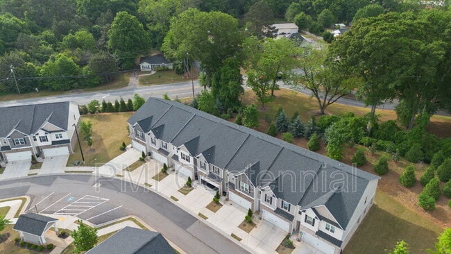 Building Photo - 192 Hampton Cir