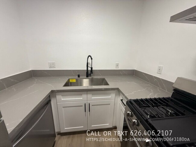 Building Photo - RENOVATED 1BED/1BATH-1 MONTH FREE