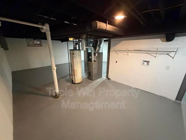 Building Photo - 8138 Blanchard Dr