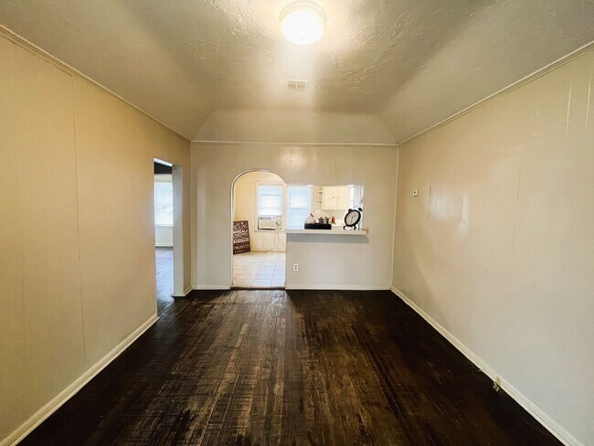 Building Photo - 1033 SW 63rd St