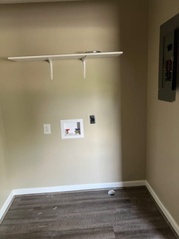 Building Photo - 240 English Ave