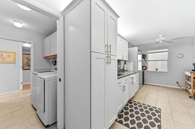 Building Photo - 6768 10th Ave N