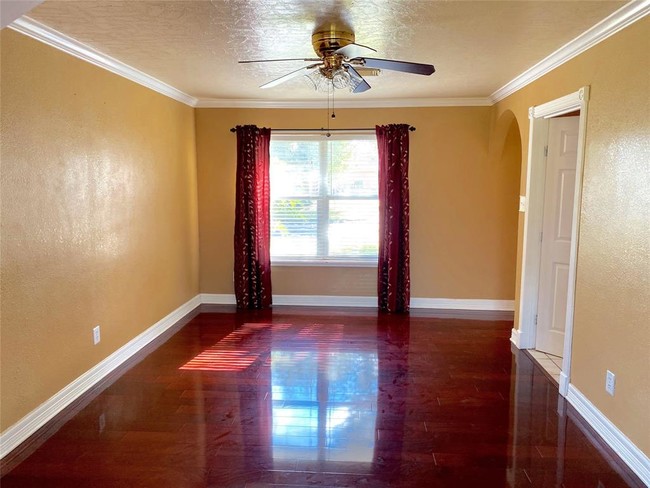 Building Photo - 1301 Bayswater Dr
