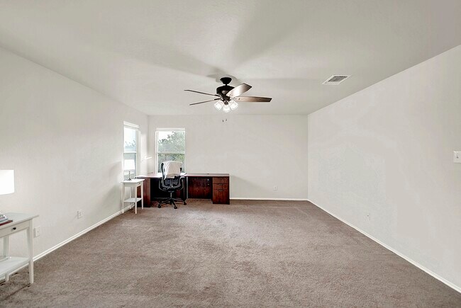 Building Photo - 120 Rhew Pl