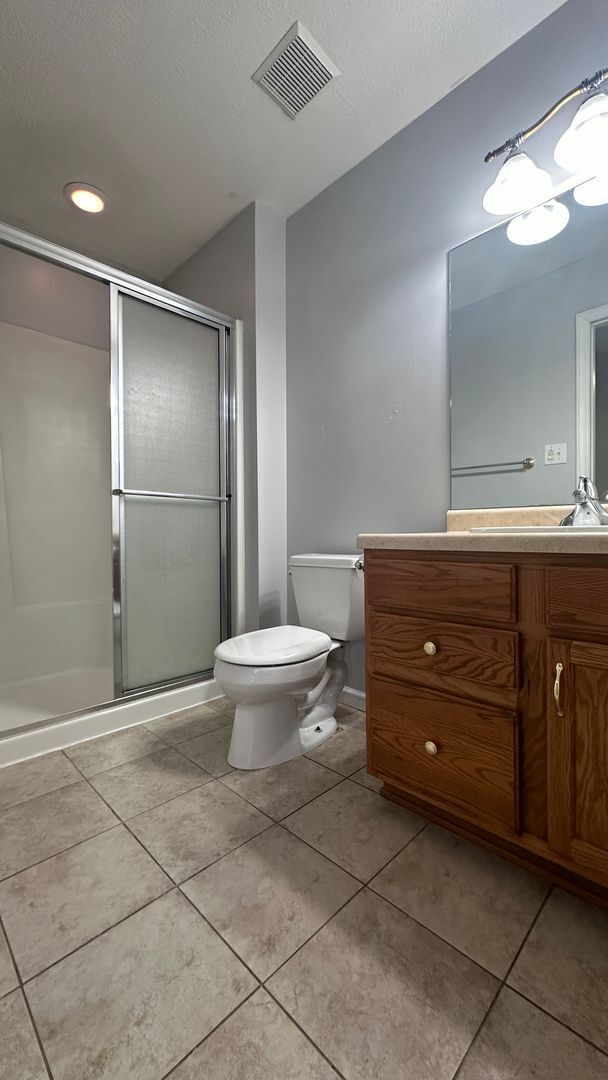 Building Photo - Lovely 3 bed, 2.5 bath townhouse in Seven ...