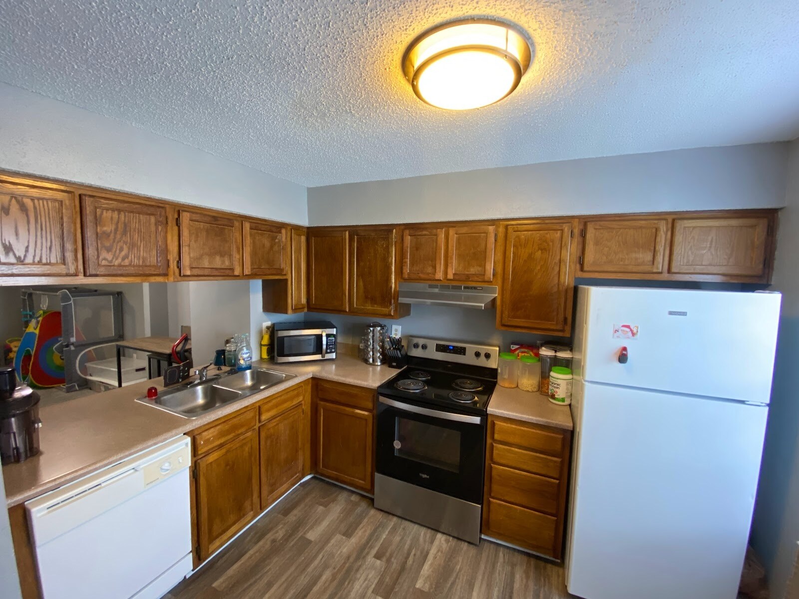 Kitchen - 541 Lex Dr