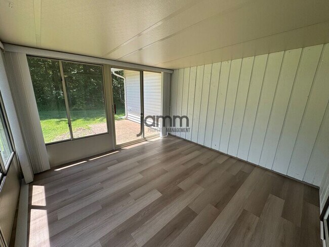 Building Photo - 5250 Mills Creek Ln