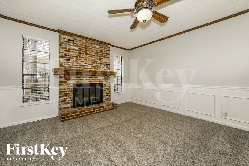 Building Photo - 367 Bedford St