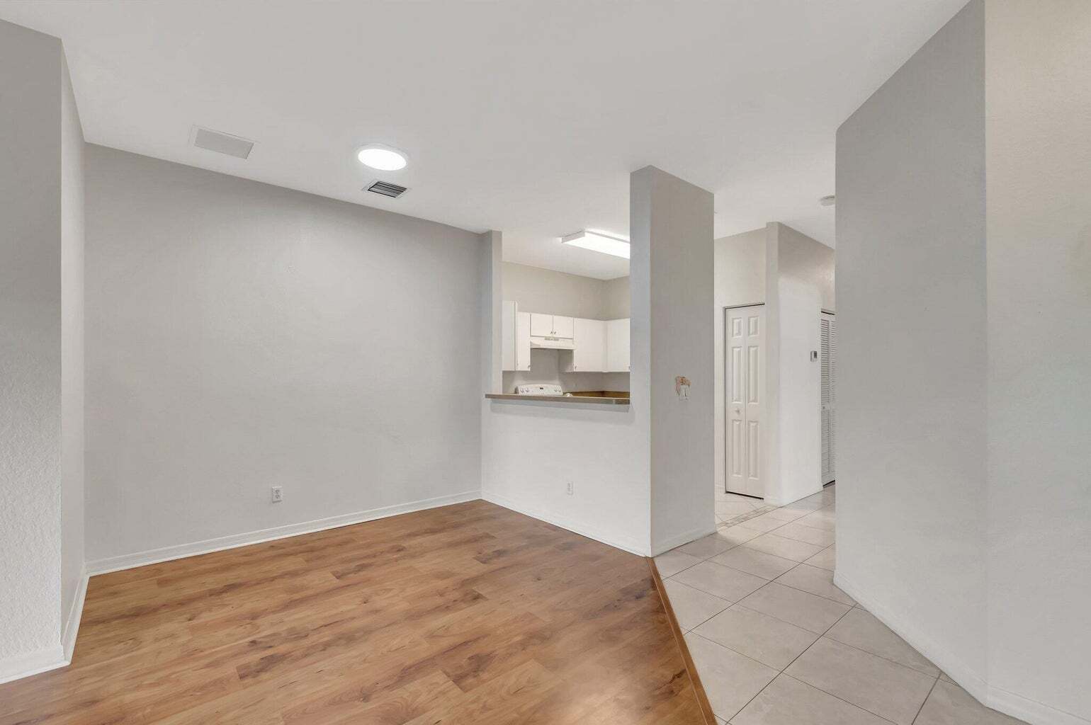 Building Photo - 3070 Grandiflora Dr