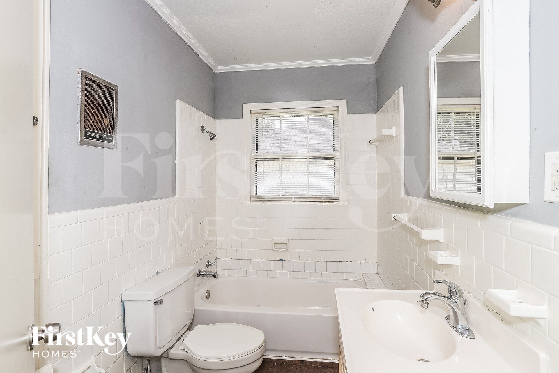 Building Photo - 1225 19th Ave N