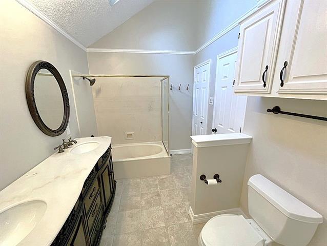 Building Photo - 3147 Royal Gable Dr