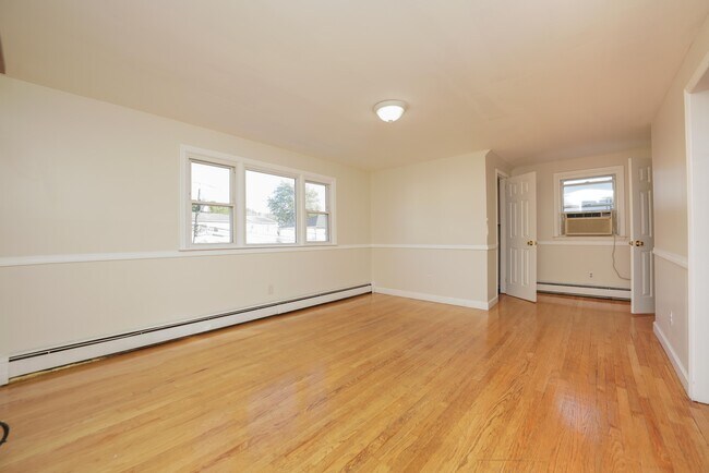 Hardwood floor throughout - 142 Maple Ave