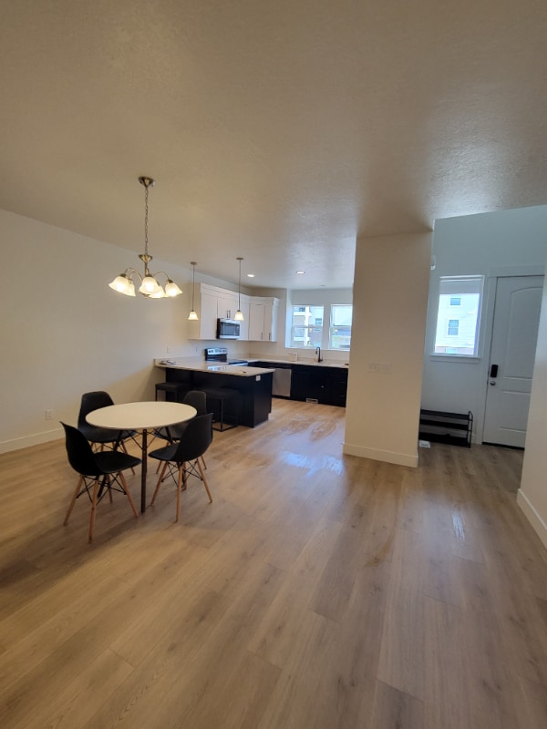 Building Photo - 3898 Hardman Way