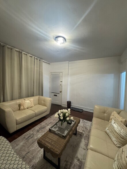 Building Photo - 5409 Walnut St