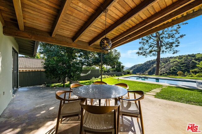 Building Photo - 2431 Carman Crest Dr