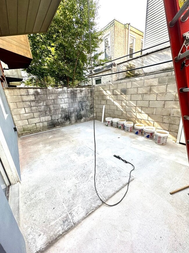 Building Photo - 1721 Mifflin St