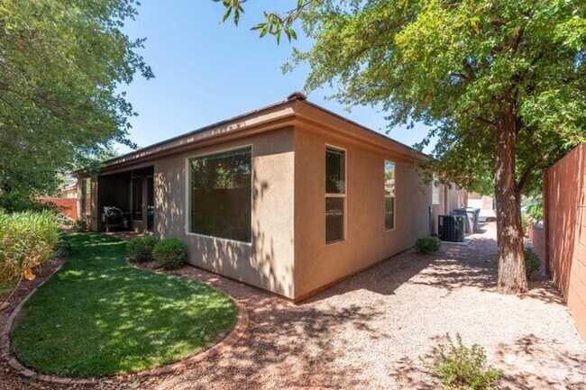 Building Photo - 253 S 260 W