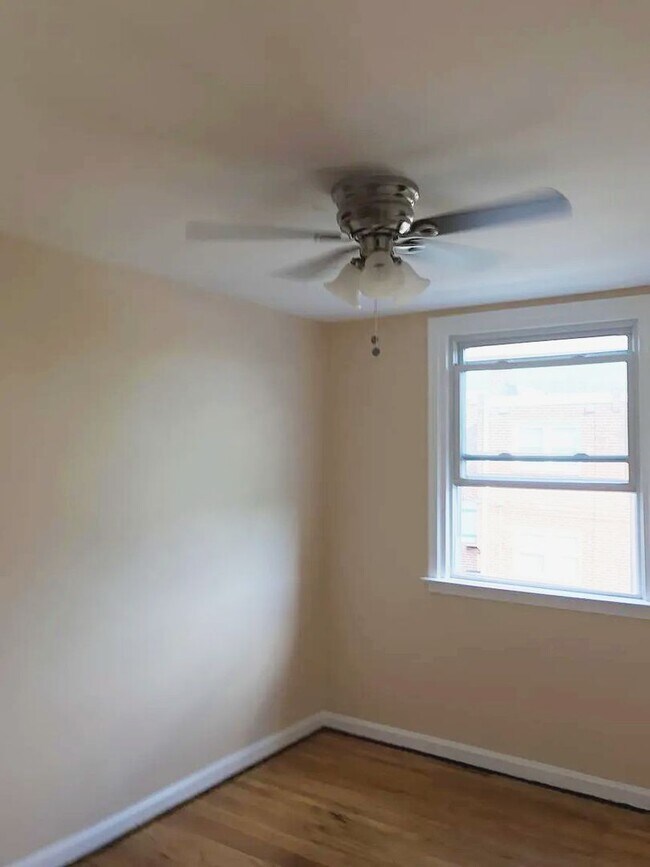 Building Photo - Stunning 3-Bedroom Townhome in East Oak Lane! Available NOW!