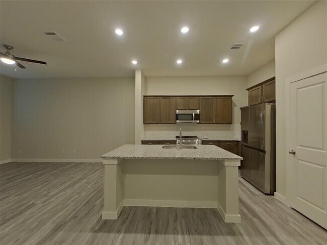 Building Photo - 4928 San Fabiano Ct