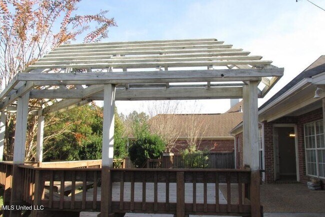 Building Photo - 201 Apple Blossom Cir