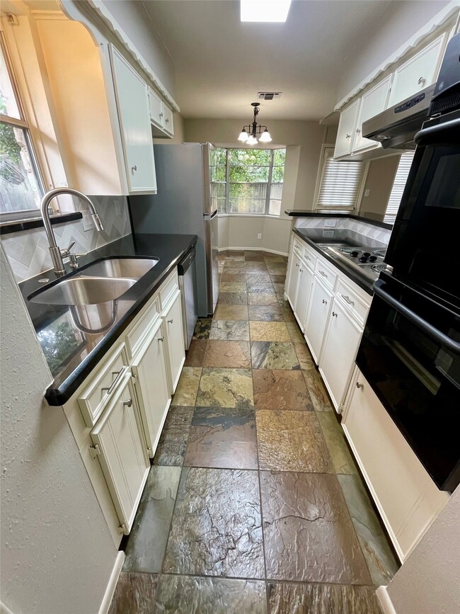 Building Photo - 12854 Westhorpe Dr