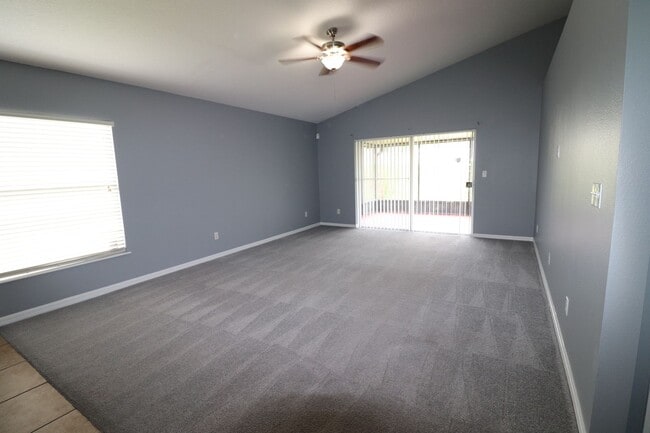 Building Photo - 324 Red Kite Dr