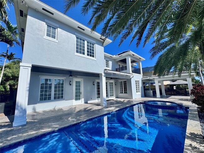 Building Photo - 1744 SE 9th St