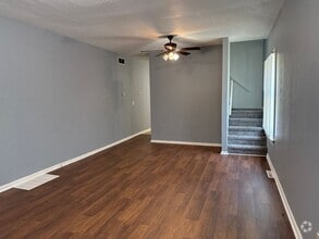 Building Photo - Selinger duplex