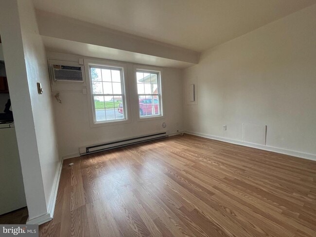 Building Photo - 414 N High St