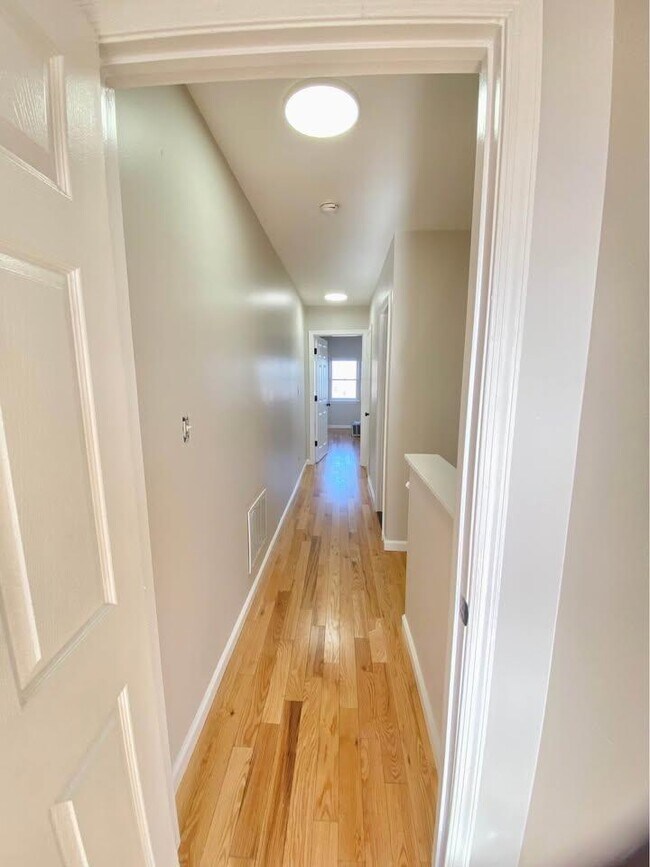 Building Photo - 2512 E Fayette St