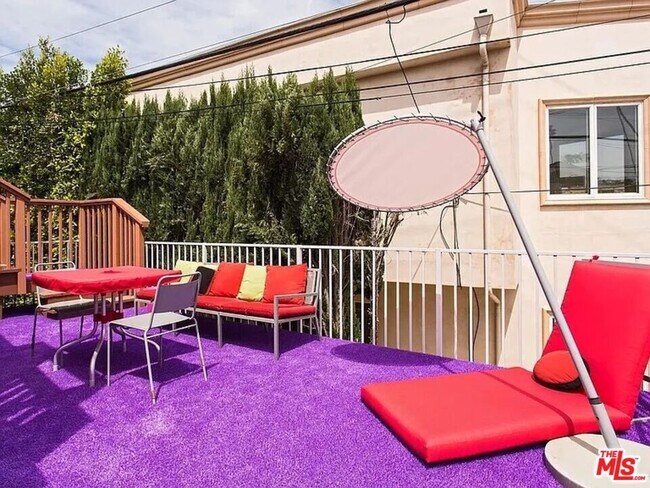 Building Photo - 8661 Clifton Wy