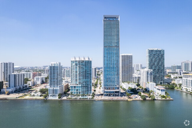 Building Photo - Missoni Baia