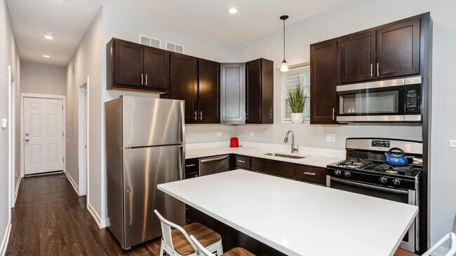 Building Photo - 1922 N Rockwell St