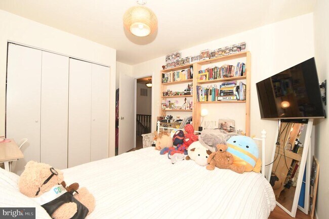 Building Photo - 7812 Briardale Terrace