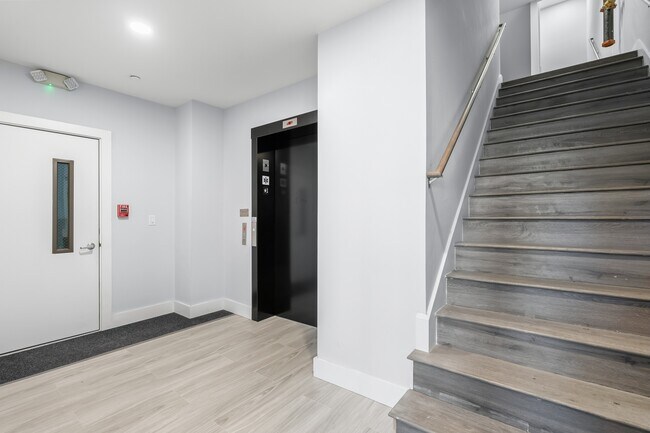 Building Photo - 3850 Washington St