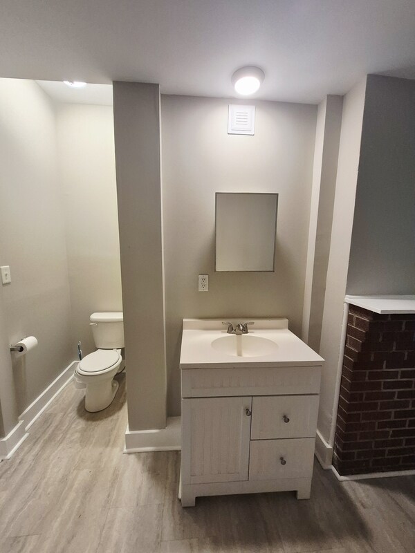 Building Photo - 1901 Fairmount Ave