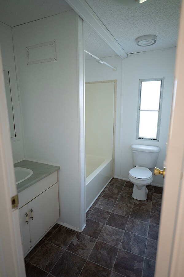 Building Photo - 217 W South Ave