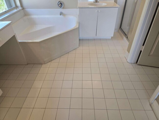 Building Photo - 2755 SW 165th Ave