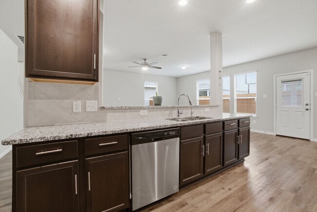 Building Photo - 22210 Great Royal Ln