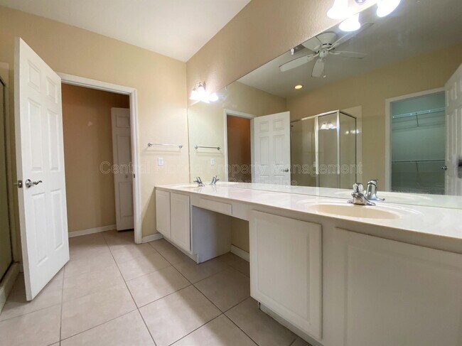 Building Photo - 6425 Agastia Ct